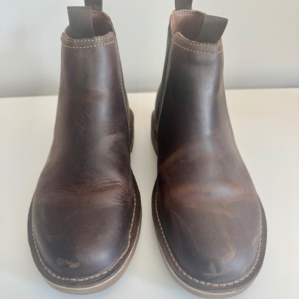Clarks - Picture 2 of 7